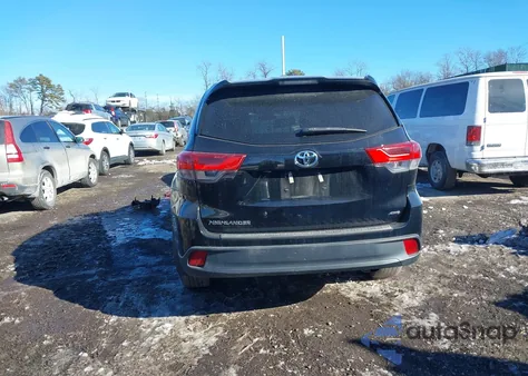 2018 Toyota Highlander Le z USA, uszkodzony, nr VIN 5TDBZRFH4JS820760